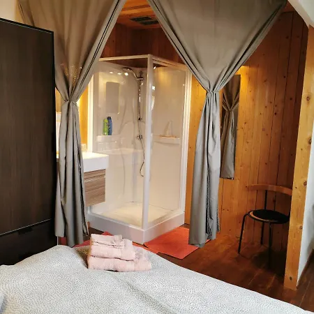 Backpackers - Comfortable But Not 5 Stars! * Oostende