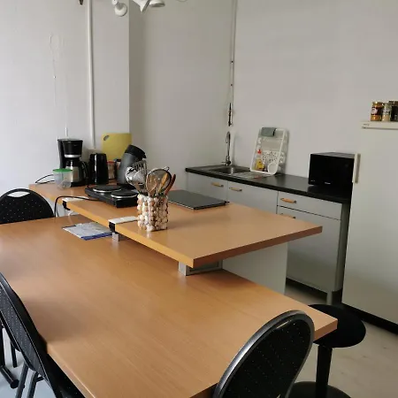 Backpackers - Comfortable But Not 5 Stars! Oostende